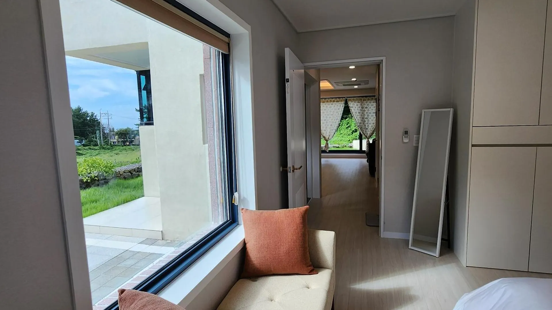 Jeju Aewol Yusuam Shell Apartment South Korea
