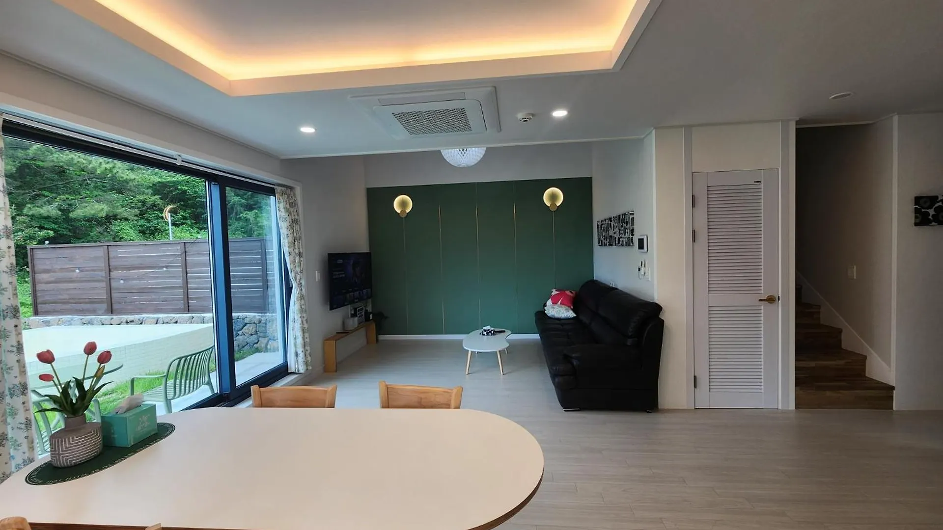 Aewol Yusuam Shell Hansion Jeju Apartment