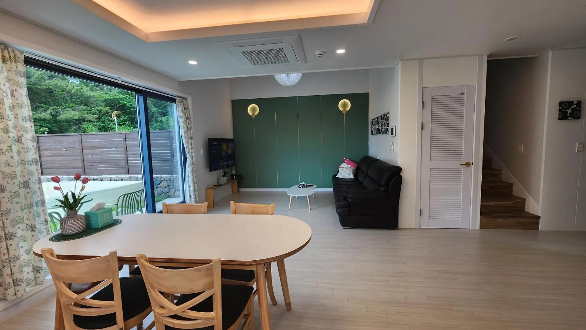 Apartment Aewol Yusuam Shell Hansion Jeju South Korea
